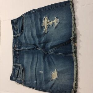 Arizona Distressed Jean Skirt Fringing at Bottom W/ Pockets sz 13 Juniors